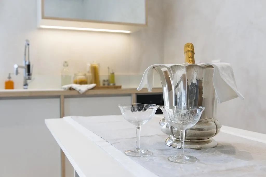 00192 Luxury Apartment Rome